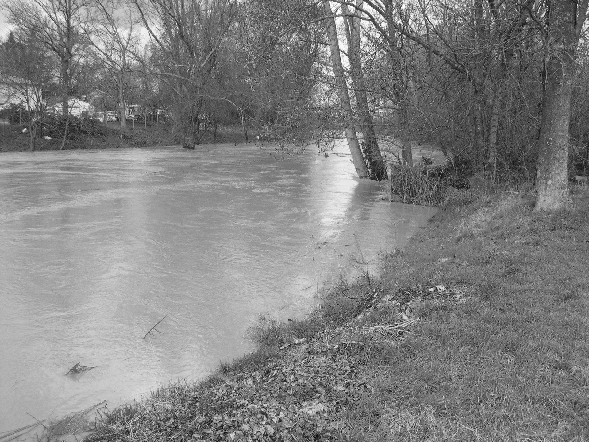 Crue hers11 03 06 a